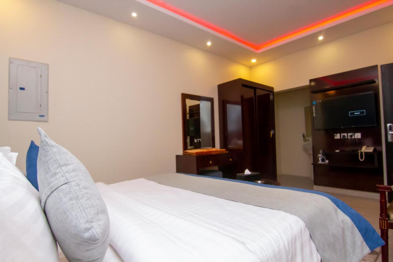 ال متعب سويتس الفلاح 1 Aparthotel Riyadh Exterior photo