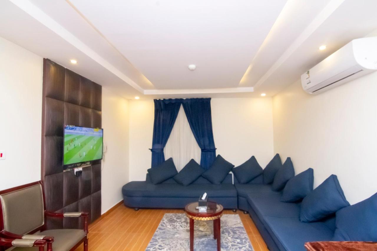 ال متعب سويتس الفلاح 1 Aparthotel Riyadh Exterior photo